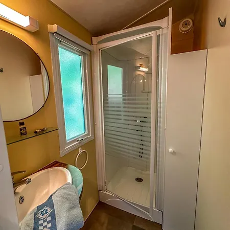 Hotel Camping Le Lagon Bleu *