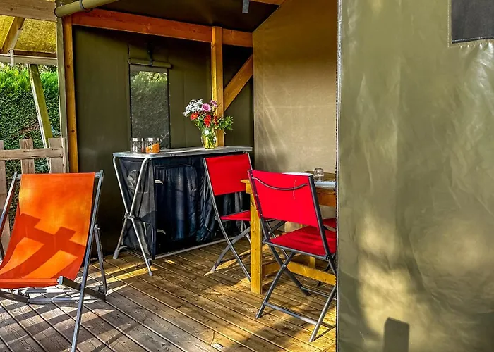 Camping Le Lagon Bleu *