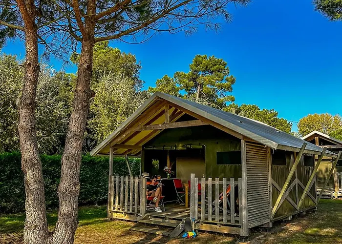 Camping Le Lagon Bleu Szálloda