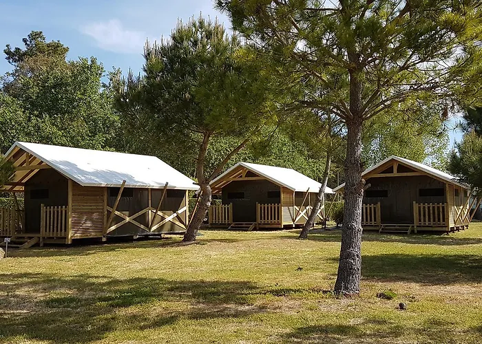 Camping Le Lagon Bleu Szálloda *