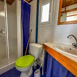 Camping Le Lagon Bleu *