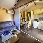Camping Le Lagon Bleu * 노트르담드몽