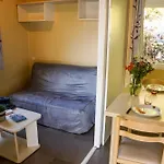 Camping Le Lagon Bleu *