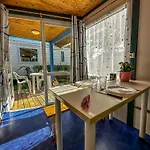 Camping Le Lagon Bleu 노트르담드몽