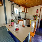 Camping Le Lagon Bleu *