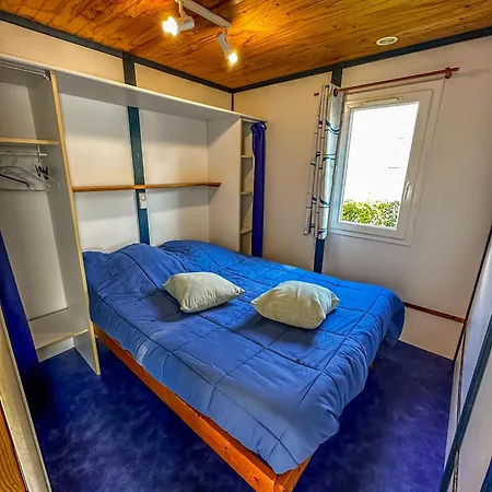 Camping Le Lagon Bleu Hotel