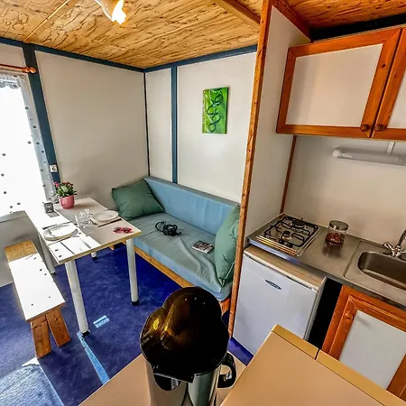 Camping Le Lagon Bleu *