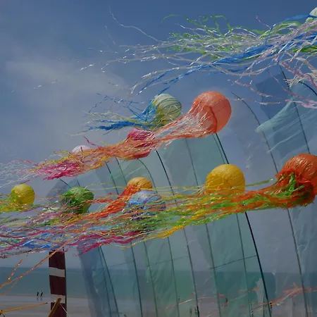 Camping Le Lagon Bleu *