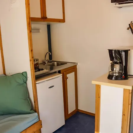 Camping Le Lagon Bleu Hotel