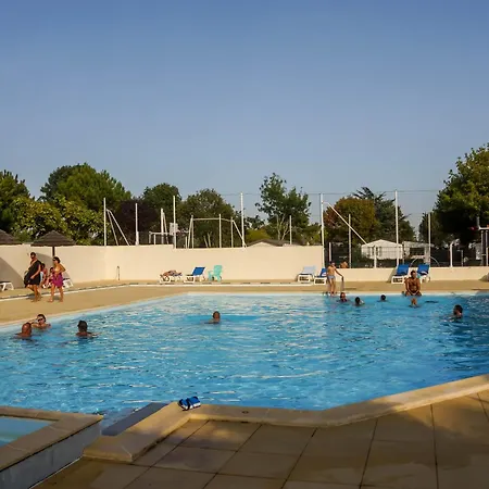 Hotel Camping Le Lagon Bleu Notre-Dame-de-Monts