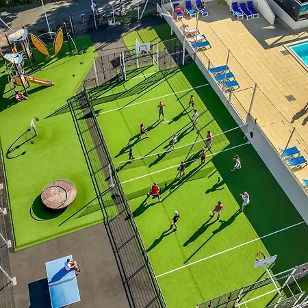 Camping Le Lagon Bleu Hotel