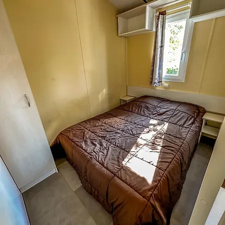 Camping Le Lagon Bleu Hotel *