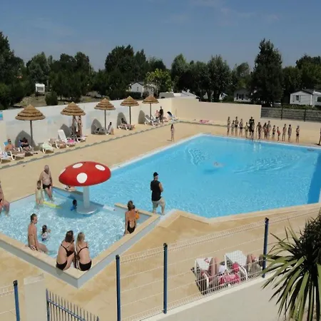 Camping Le Lagon Bleu * Notre-Dame-de-Monts