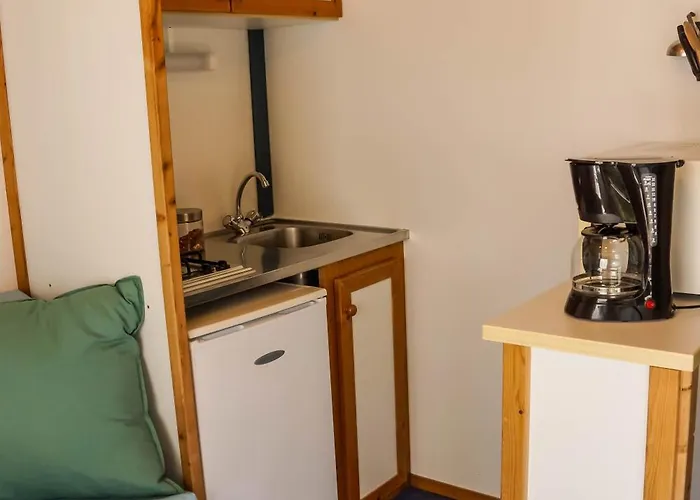 Camping Le Lagon Bleu Hotel