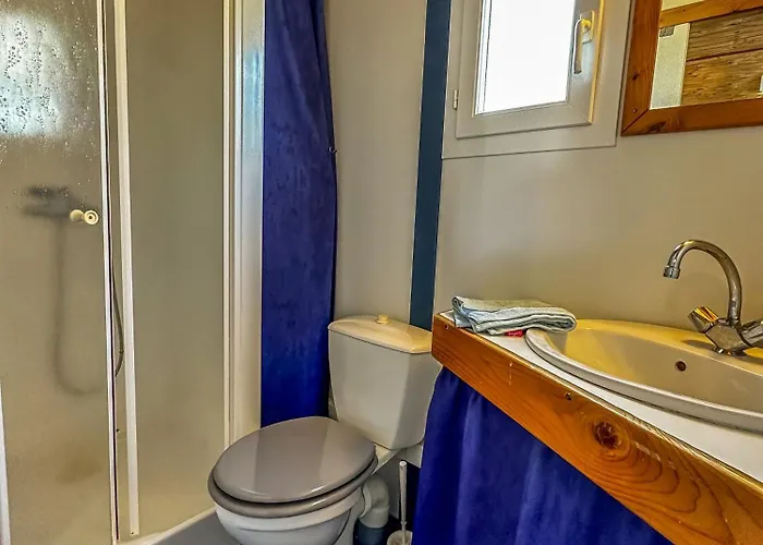 Camping Le Lagon Bleu Hotel